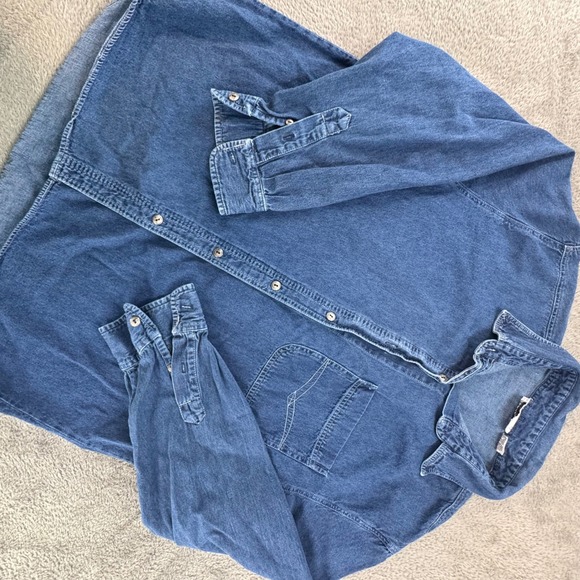Goodfellows Clothing Company Tops - Goodfellow Clothing Company Denim Shirt Blue Long Sleeve Button Down Women Large